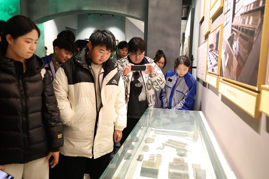 893A5889.JPG 893A5889.JPG